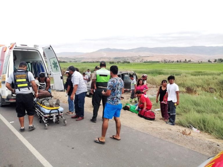 Despiste y volcadura de colectivo deja cinco personas heridas en ruta al valle