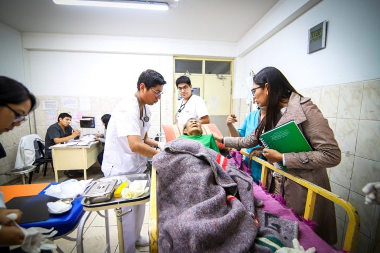 Coordinan adecuada atención médica de anciana más longeva del Perú