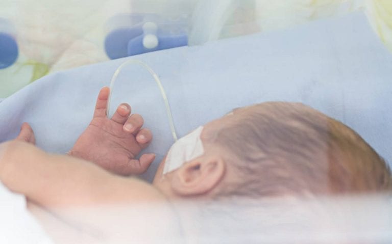 Coronavirus: un bebé de Wuhan es portador solo 30 horas después de nacer