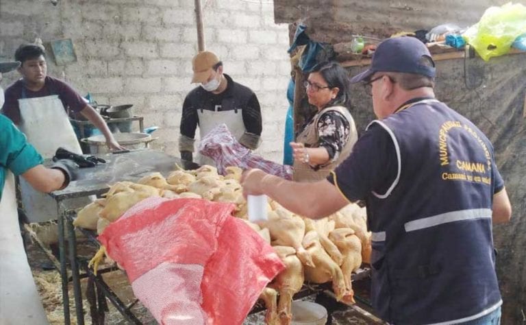 Camaná: clausuran local que beneficiaba pollos en condiciones antihigiénicas