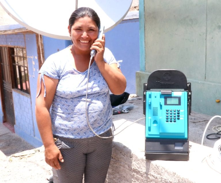 El Carrizal cuenta ahora con un teléfono monedero satelital  