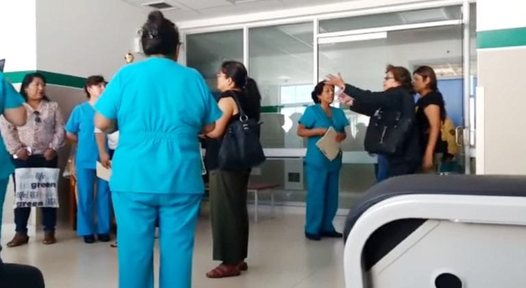 Enfermeras y obstetras protagonizan bochornoso incidente en hospital        