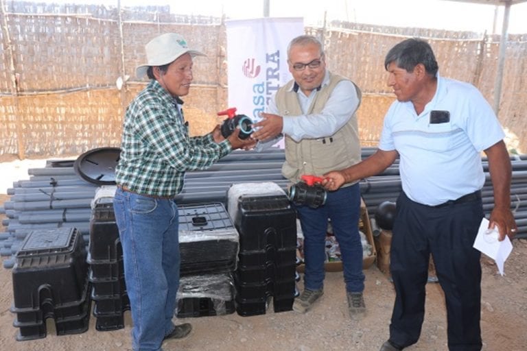 Southern Perú entrega capital semilla para mejorar salud de 130 familias en Ite