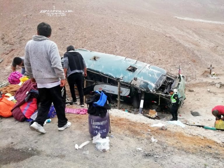 30 personas resultan heridas tras despiste y volcadura de bus en El Fiscal