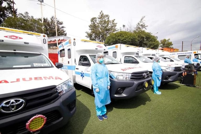 GRA entrega ambulancias para centros de salud de Deán Valdivia