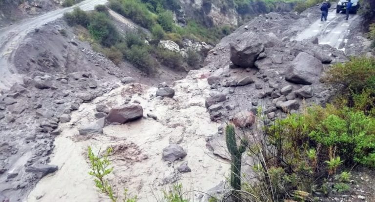 Carretera hacia Chojata está interrumpida ante caída de huaicos 