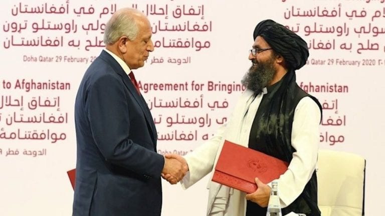 EE.UU. y los talibanes firmaron un histórico acuerdo de paz