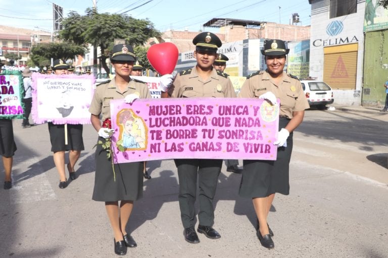 Instituciones marchan por una “Moquegua, libre de violencia”