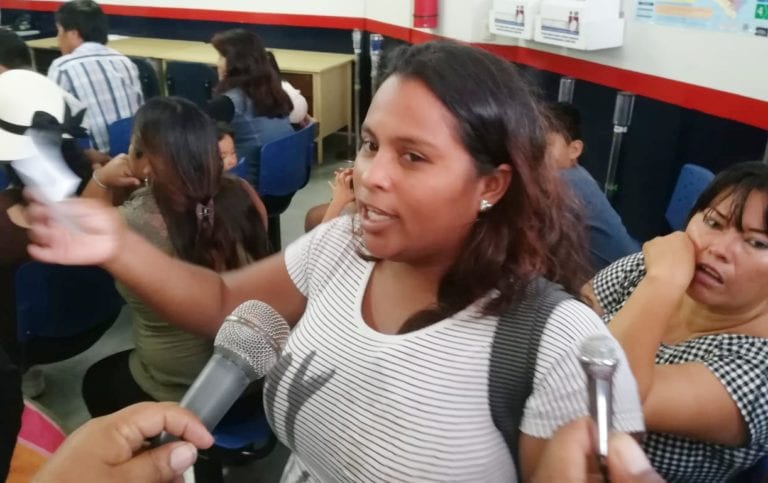 Gestante denuncia maltrato en oficina de Reniec Mollendo