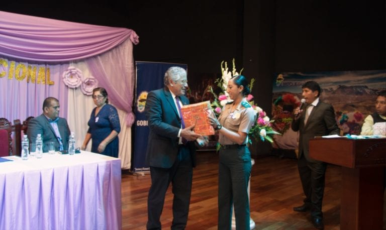 Mujeres moqueguanas reciben homenaje por el “Día Internacional de la Mujer”