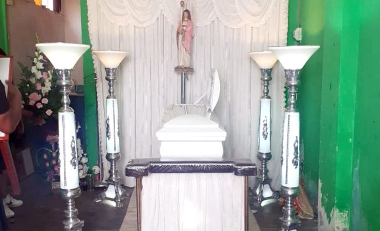 Niña de 3 años cae de segundo piso y encuentra trágica muerte