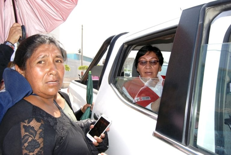 Familiares de estudiante muerto en la escuela de la PNP piden a ministra que interceda