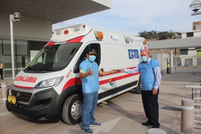 Hospital Regional de Moquegua recibe ambulancia equipada de Southern Perú