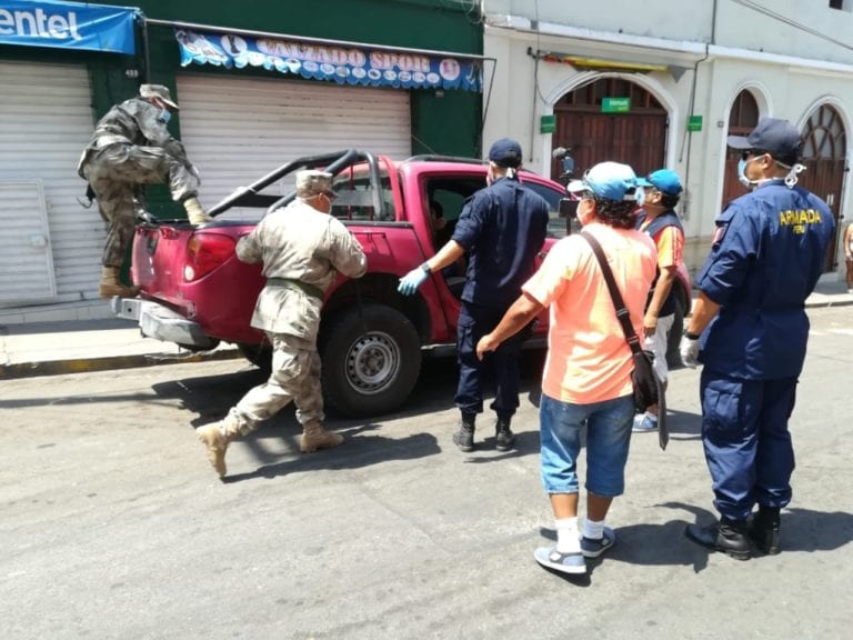 Coronavirus: bloquean acceso vehicular a calles céntricas de Mollendo