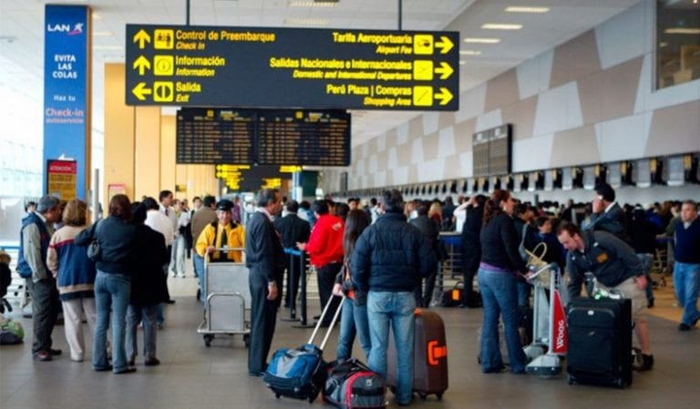 Comisión de Transportes aprueba creación de línea aérea nacional