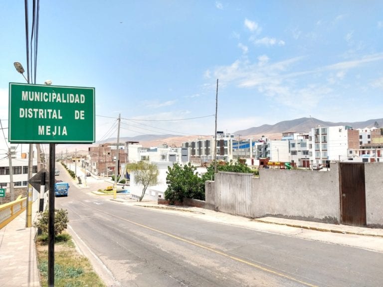 Dos trabajadoras municipales de Mejía se beneficiaron con bono de S/380