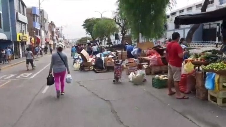 Reubican a comerciantes de la calle Alto de la Alianza
