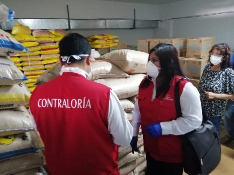 Contraloría inspecciona proceso de adquisición y entrega de canastas familiares en Mollendo