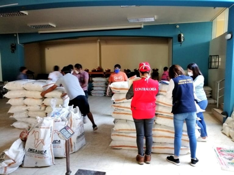 Entregan azúcar vencida en canastas del municipio de Cocachacra