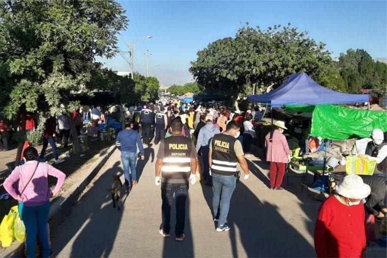 Abastecimiento y venta de productos en centros poblados en manos de sus alcaldes