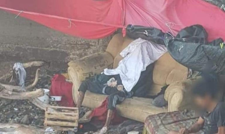 Indigente es encontrado muerto en la parte baja del ex muelle de Hayduk