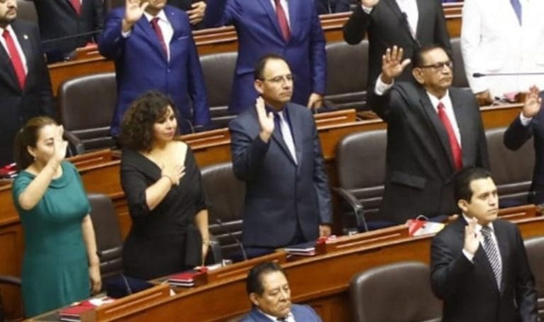 Congresista Johan Flores gestiona para que moqueguanos retornen de Lima