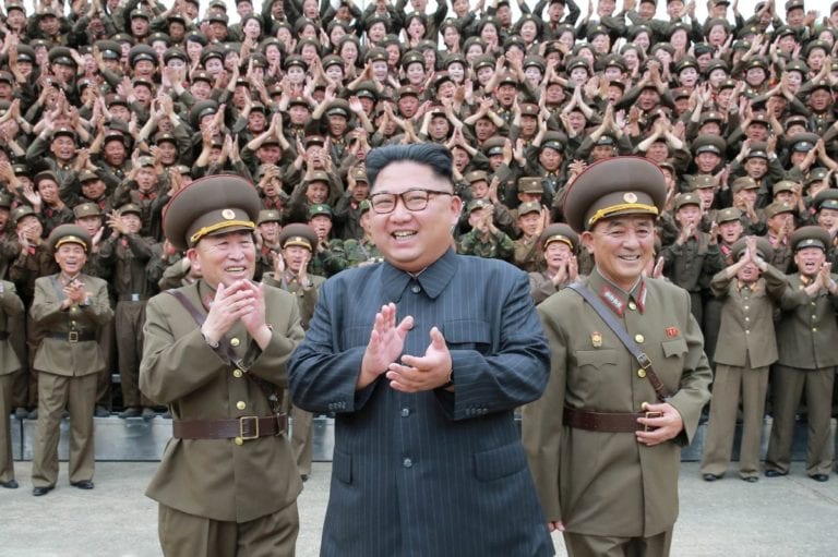 En medio de rumores, China envía médicos a Corea del Norte por la salud de Kim Jong-un