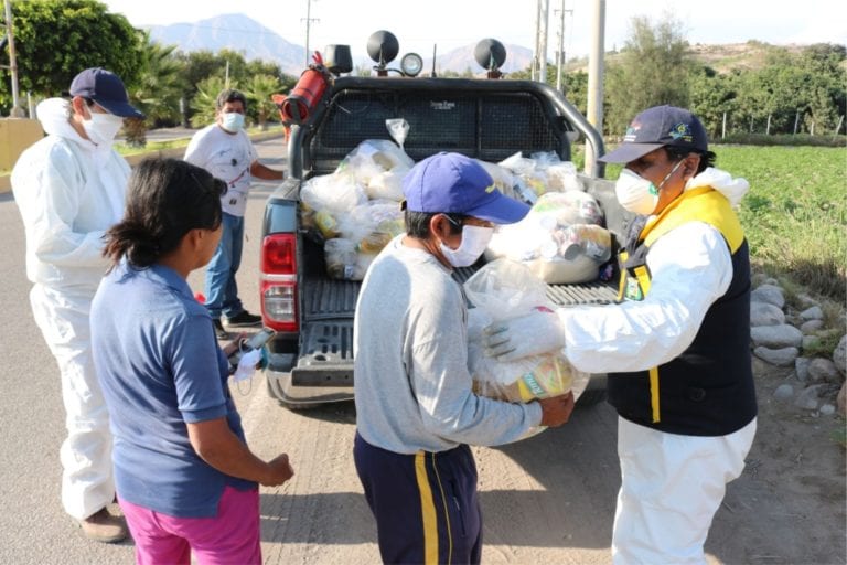 Familias vulnerables de Los Ángeles y valle de Moquegua recibieron sus canastas
