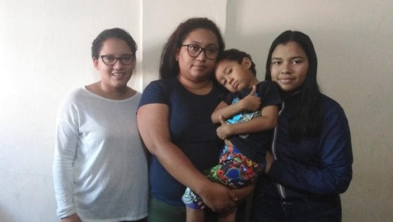 Mujer y sus 3 hijos piden volver a Ilo al no contar con medios económicos