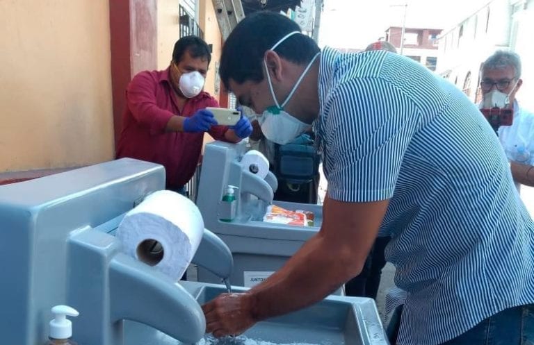 Tisur entrega módulos para lavado de manos en Mollendo y Matarani