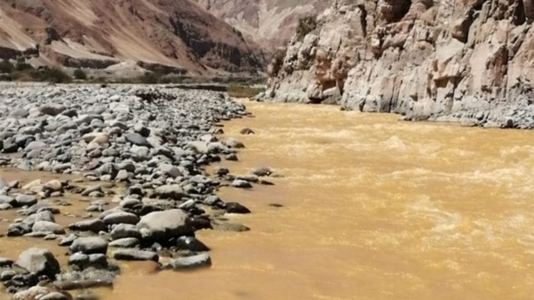 OEFA supervisa denuncia sobre coloración amarilla del río Tambo en Moquegua