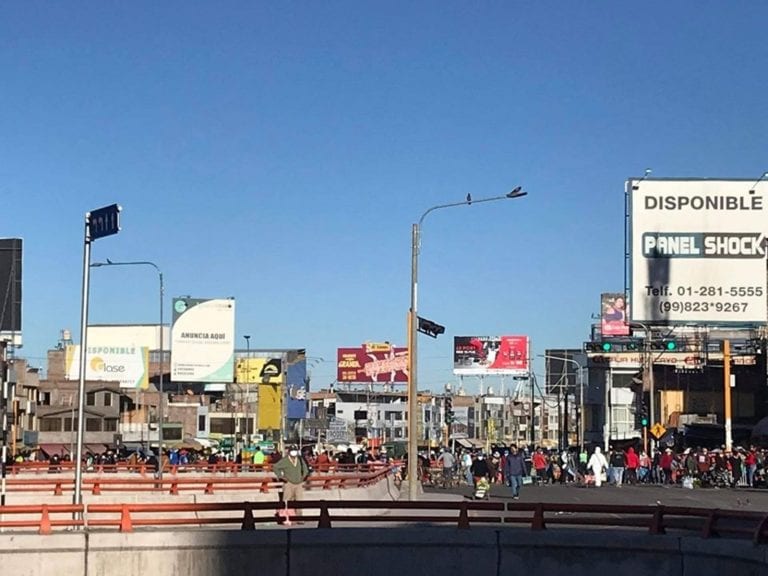 Bloquean accesos a urbanización para frenar contagios de Covid-19