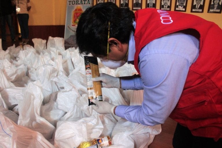 Contraloría supervisa compra y entrega de canastas de víveres en municipios de la región Moquegua
