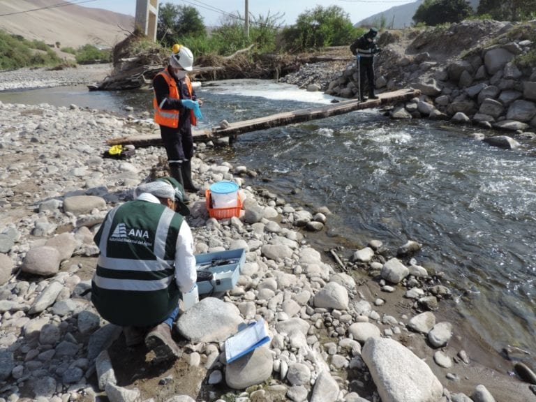Analizan aguas del río Osmore y río Moquegua para verificar presunta afectación a la calidad de los recursos hídricos
