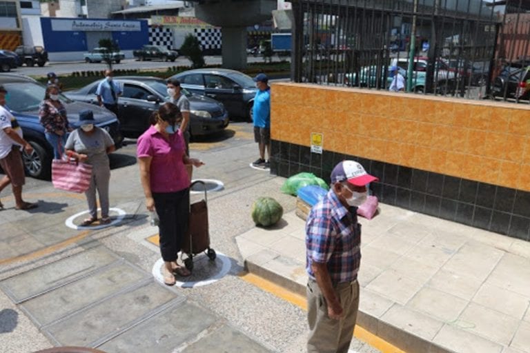 Recomiendan medidas de prevención para hacer compras en mercados