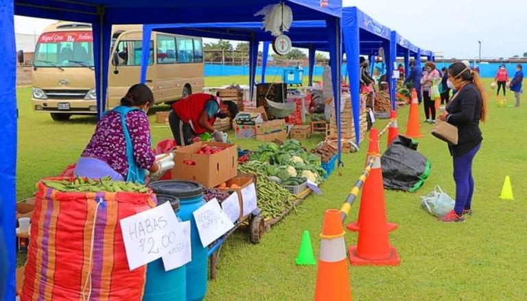 Nuevamente organizan mercado itinerante en Punta de Bombón