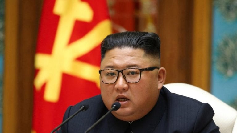 Kim Jong-un felicita a China por su éxito contra el coronavirus