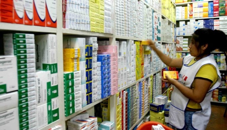 Farmacias venderán obligatoriamente genéricos para tratar covid-19