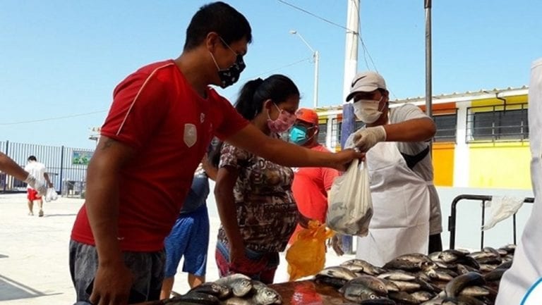 Coordinan espacios para la venta directa de productos hidrobiológicos “Del Mar a su Mesa”