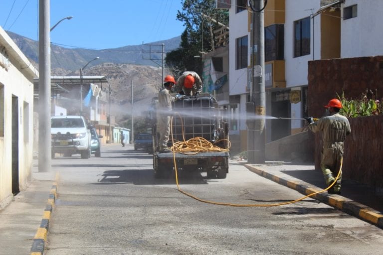 8 municipales de Omate dan positivo de covid-19