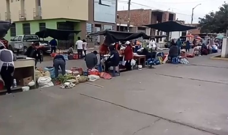 Se desborda el comercio informal en la Pampa Inalámbrica