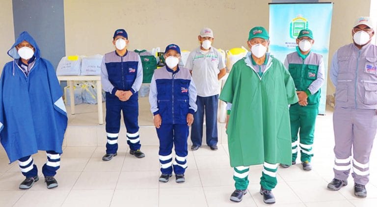 Trabajadores de limpieza pública y serenazgo reciben EPP en Punta de Bombón