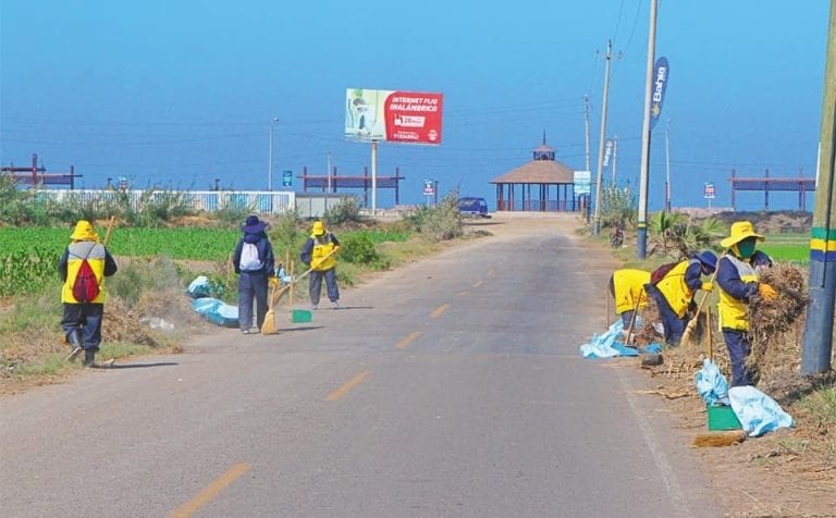 Punta de Bombón: Realizan limpieza en accesos agrícolas