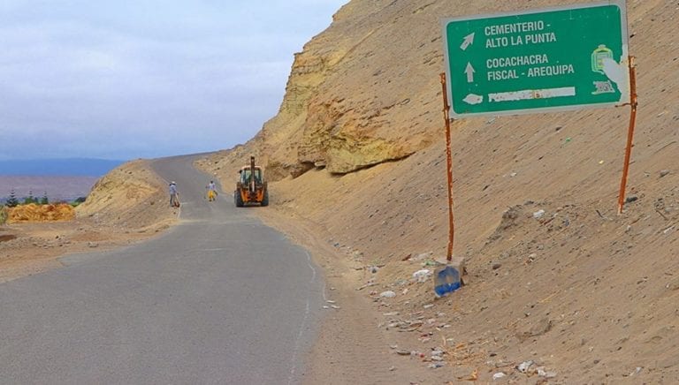 Dan mantenimiento a vías de acceso a Alto La Punta