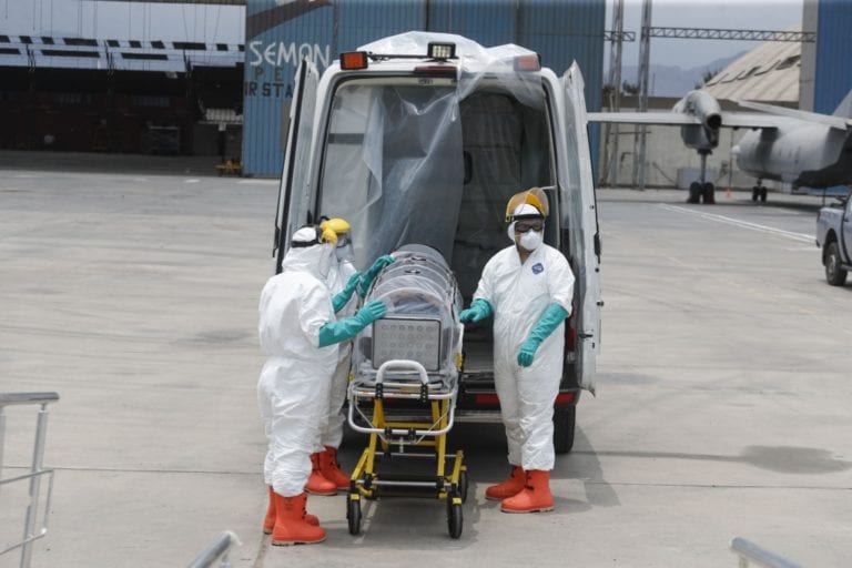 Arequipa: Un médico y dos policías fallecen por Covid-19