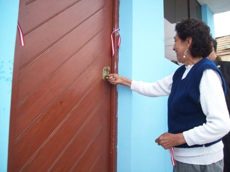 Vía telefónica: Vecinos punteños pueden realizar trámites para Techo Propio