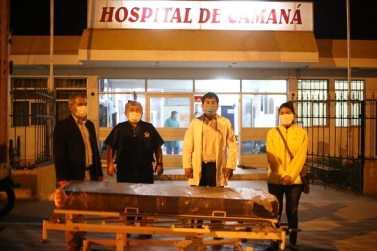 Entregan 10 camas de hospitalización para pacientes con Covid en Camaná