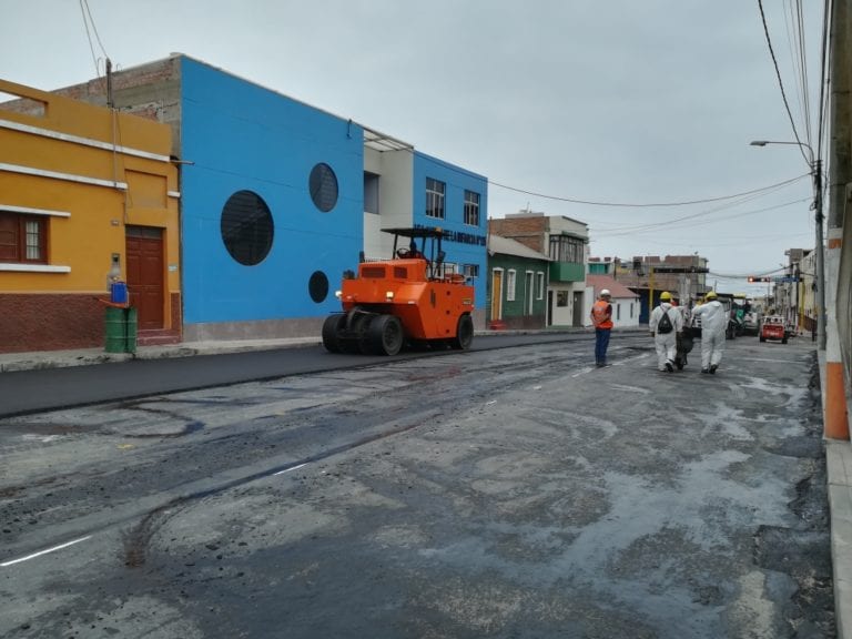 Mollendo: Municipalidad Provincial de Islay reanuda trabajos de reasfaltado de tres cuadras de la calle Comercio