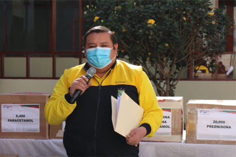 Alcalde provincial gestiona balones de oxígeno para puestos de salud