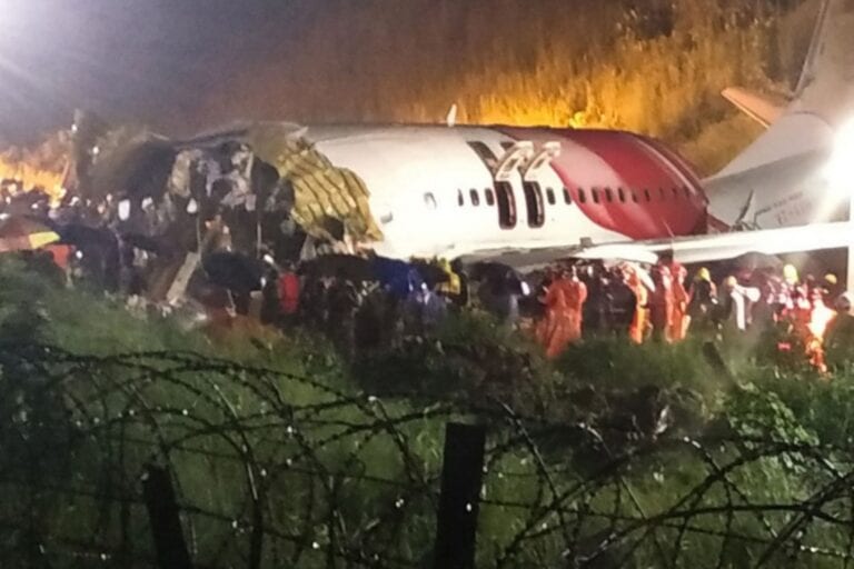 16 personas murieron en accidente de aviación en India